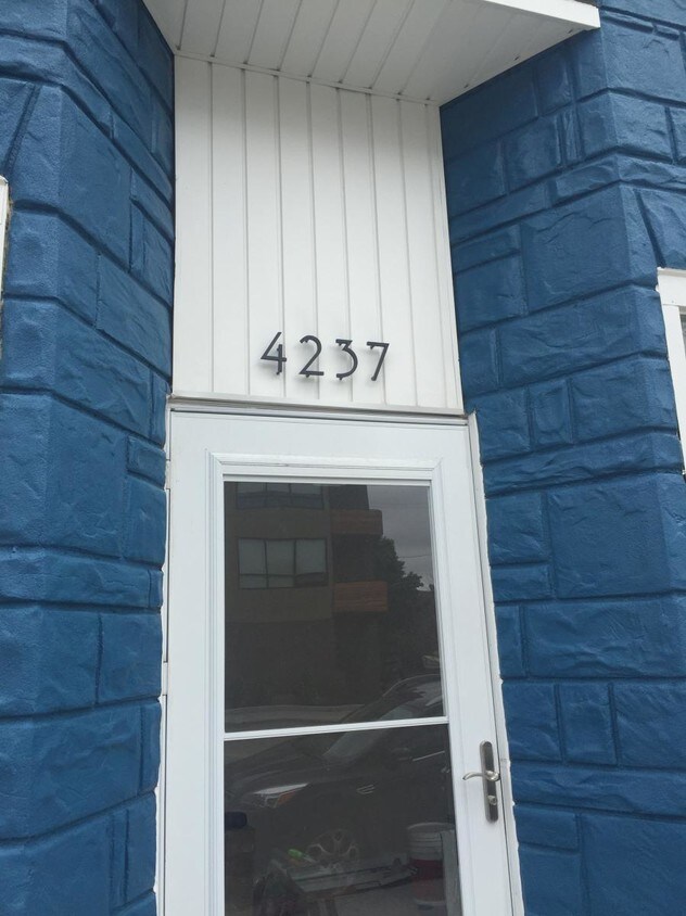 Building Front - 4237 N Western Ave