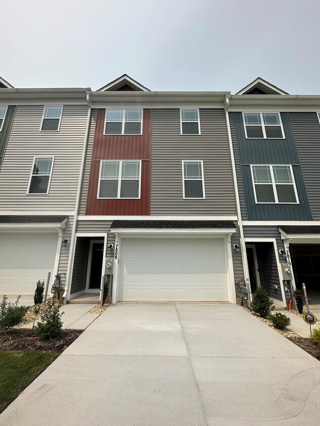 Foto principal - 7808 Wolf Run Ln