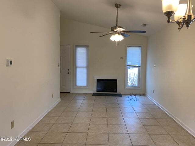 Building Photo - 113 Twin Wood Dr