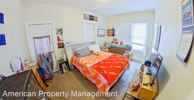Building Photo - 4 br, 2 bath House - 830 Bertrand St