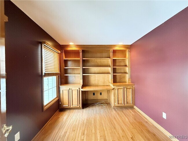 Foto del edificio - 175 Crown Royal Dr