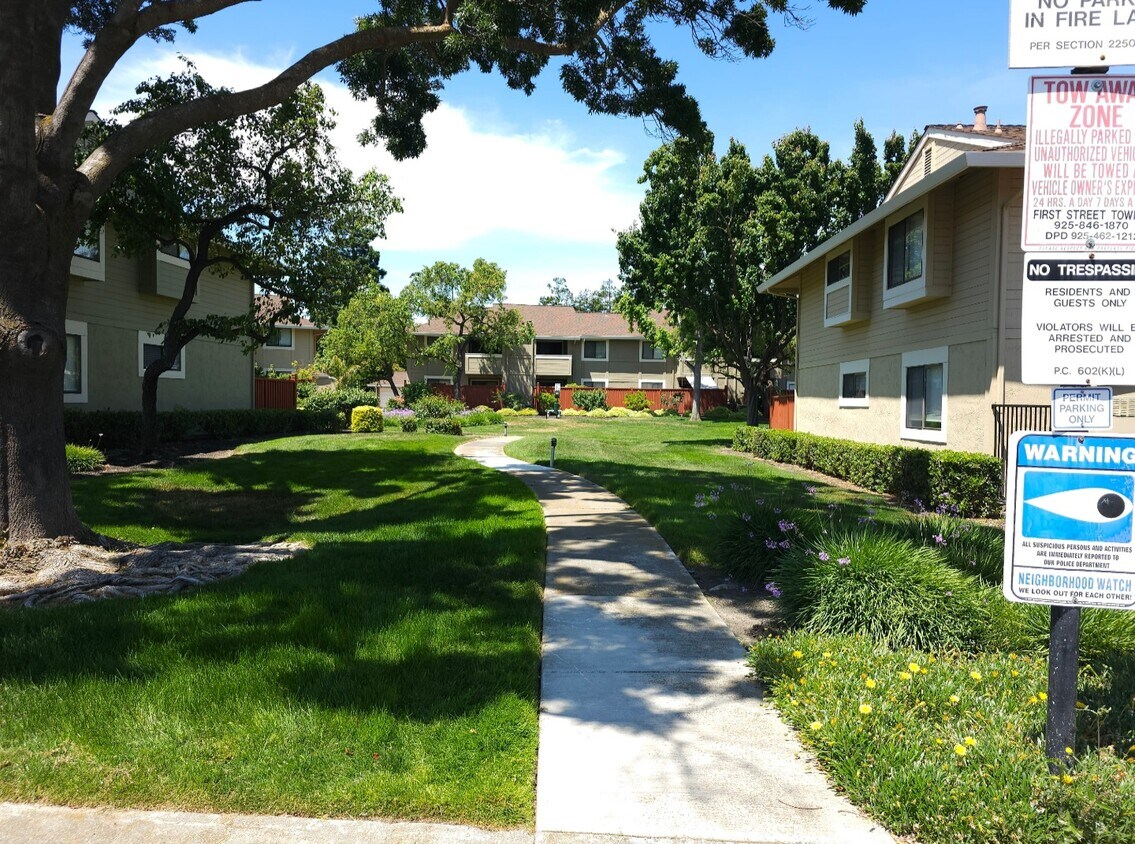 Foto principal - 7633 Arbor Creek Cir