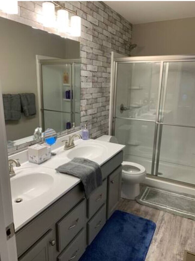 Foto del edificio - 1000 Brehm Blvd