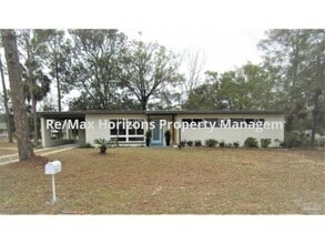 Building Photo - 814 Woodland Dr