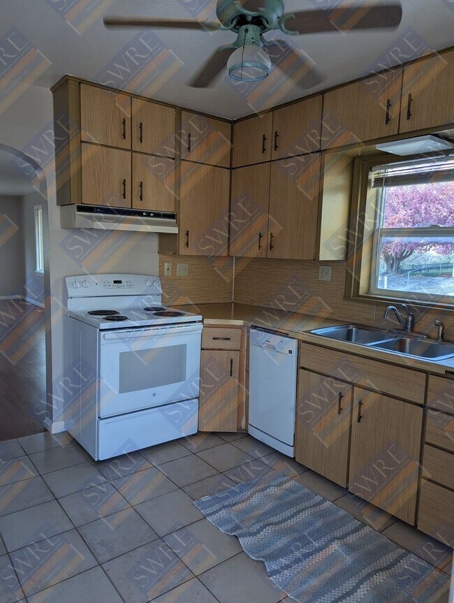 Foto del edificio - 160 W 2nd N