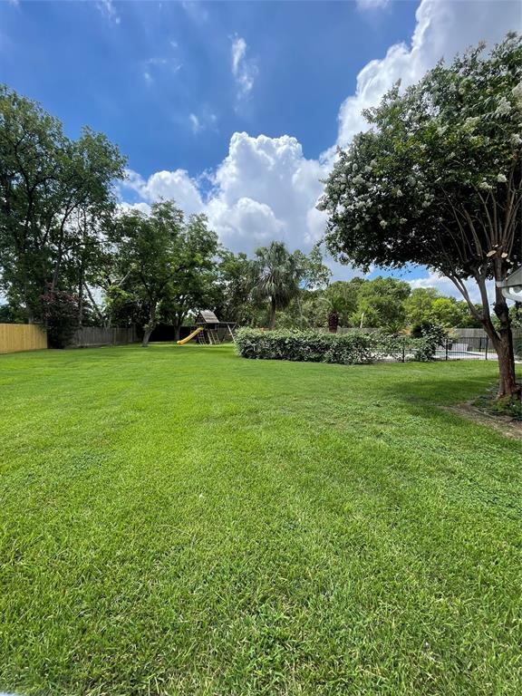Building Photo - 4702 Bayou Vista Dr