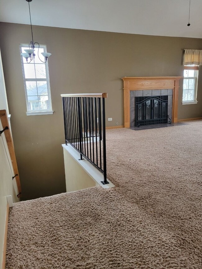 Building Photo - 2492 Dickens Dr