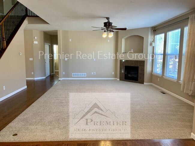 Foto del edificio - 5984 Revelstoke Dr