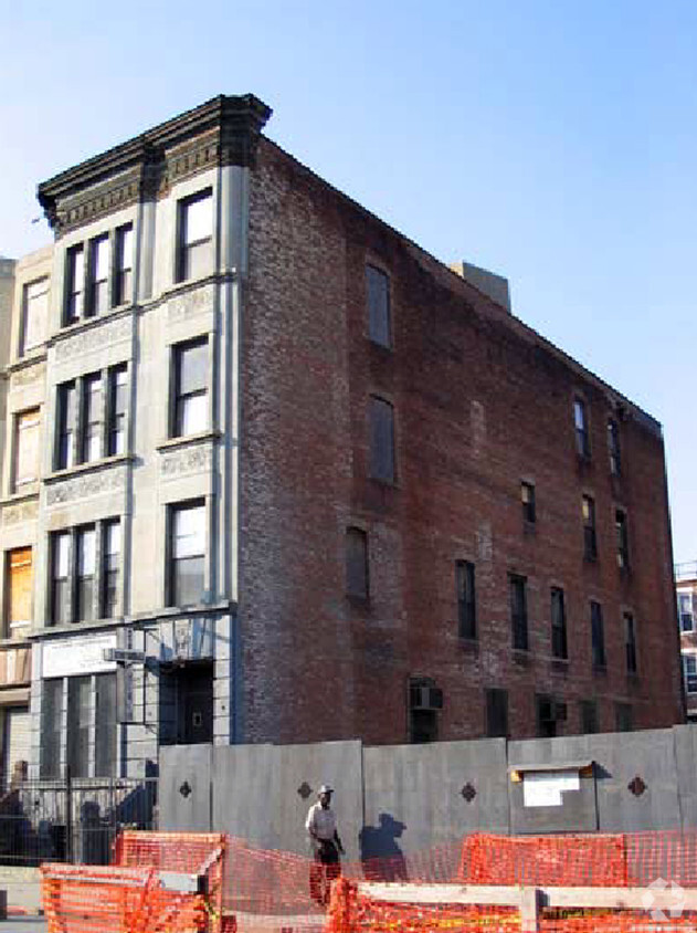 Primary Photo - Shell