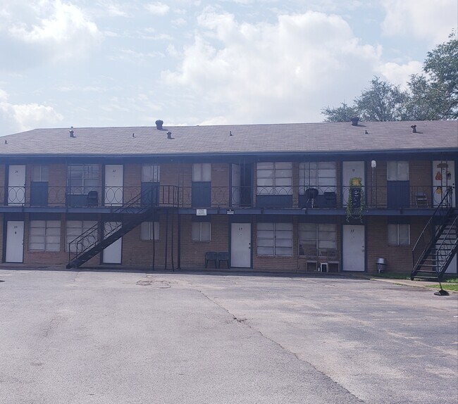 Building Photo - 3702 Southmore Blvd