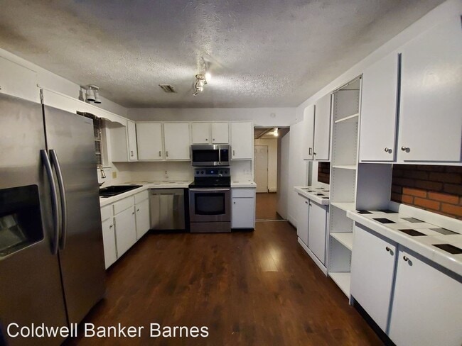 Building Photo - 3 br, 3 bath House - 111 Edgewood Drive