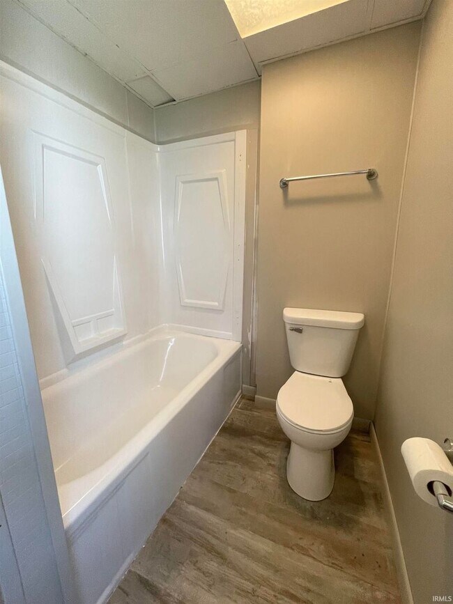 Foto del edificio - 4 bedroom 1.5  bath  home