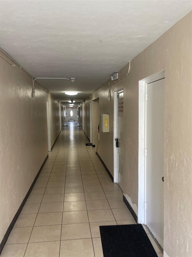 Foto del edificio - 395 SW 15th St