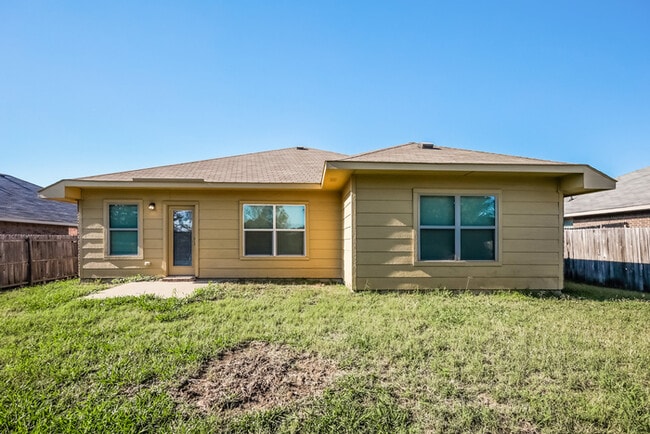 Building Photo - 930 Haley Dr