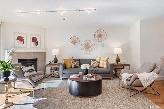 Photo - 1277 Howard St House