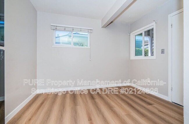 Foto del edificio - 1051.5 Grand Ave