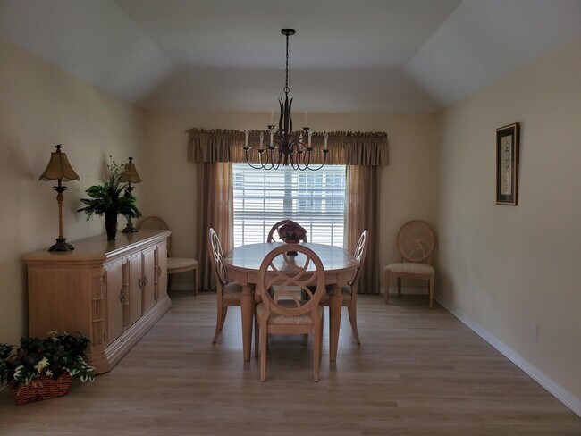 Building Photo - 234 Via Perignon