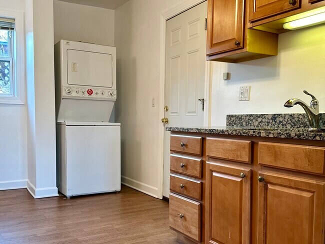 Foto del edificio - 4318 W Lawrence Ave