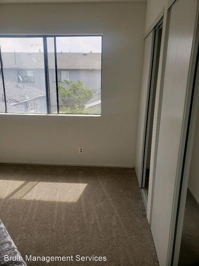 Building Photo - 1638 W 207th St