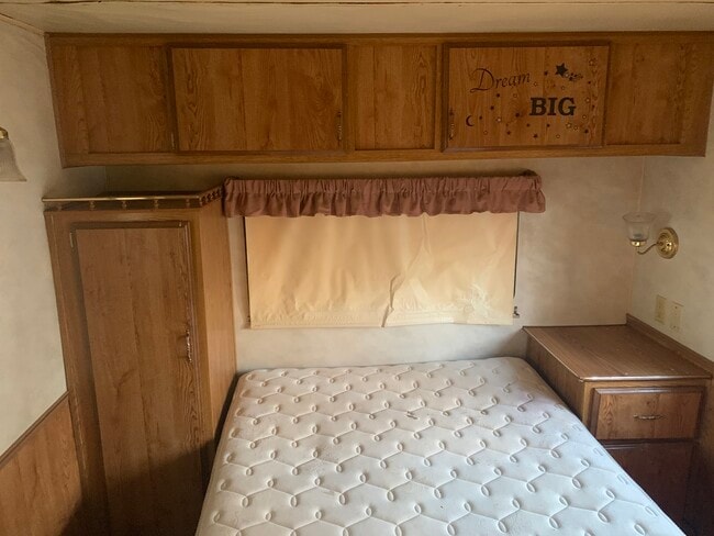 Foto del edificio - 6206 Green Acres Ln