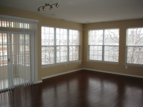 Building Photo - 24 N Ave W