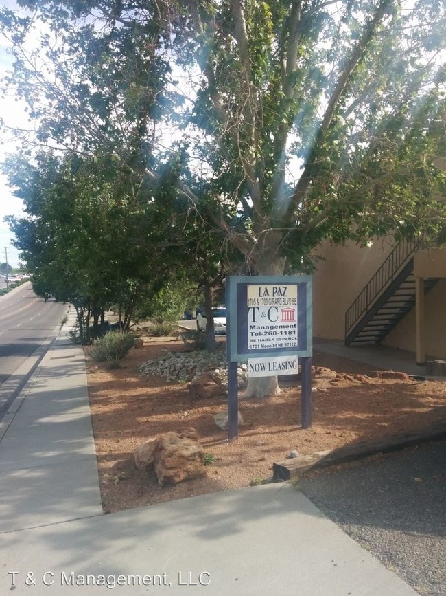 Foto del edificio - 1709 Girard Blvd SE