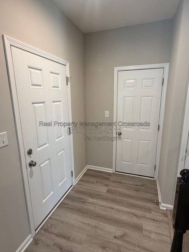 Foto del edificio - 5509 W Woodhaven Dr