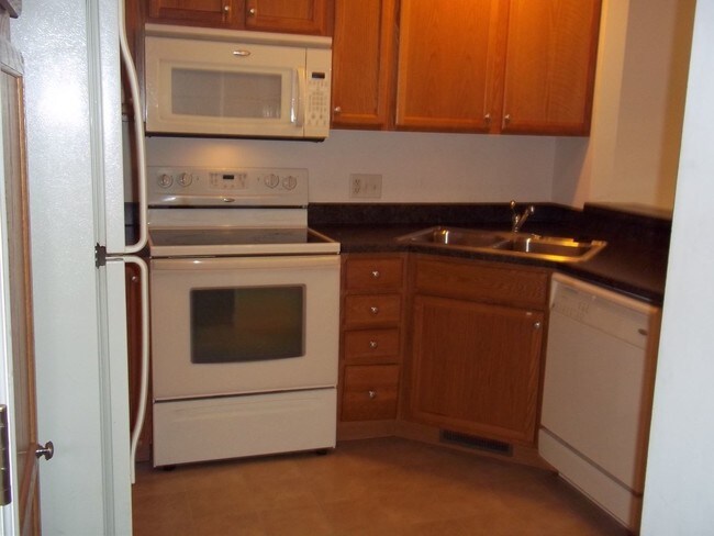 Foto del edificio - 2 br, 2.5 bath Apartment - 100 Horseshoe Loop