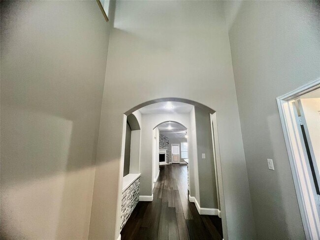 Building Photo - 24106 Rosalia Ct