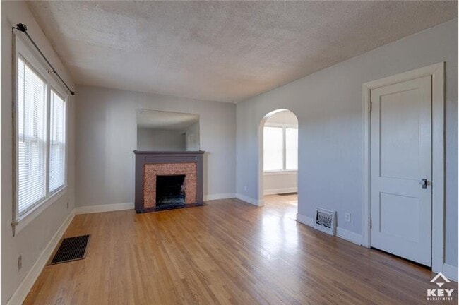 Building Photo - 115 N Oliver St