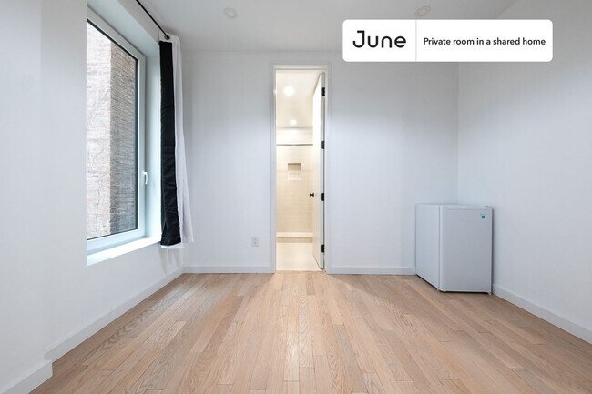 Foto del edificio - Room in Shared 4 bed/2 bath home