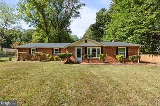 Building Photo - 124 Winding Creek Rd