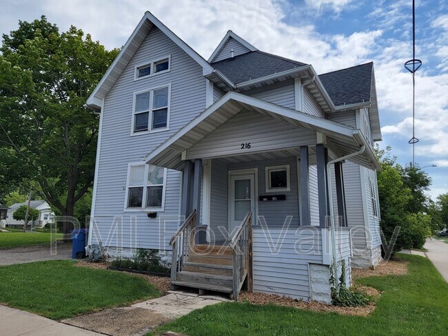 Building Photo - 216 Broad St