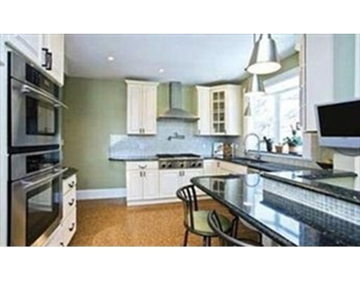Primary Photo - 112 Newtonville Ave