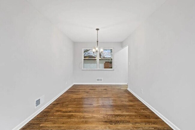 Foto del edificio - 4403 E Mound St