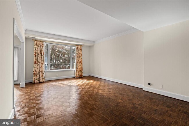 Foto del edificio - 8101 Connecticut Ave