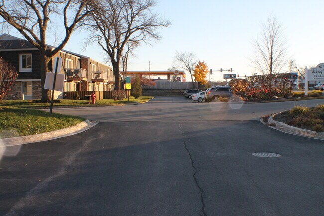 Building Photo - 1808 Plum Grove Rd
