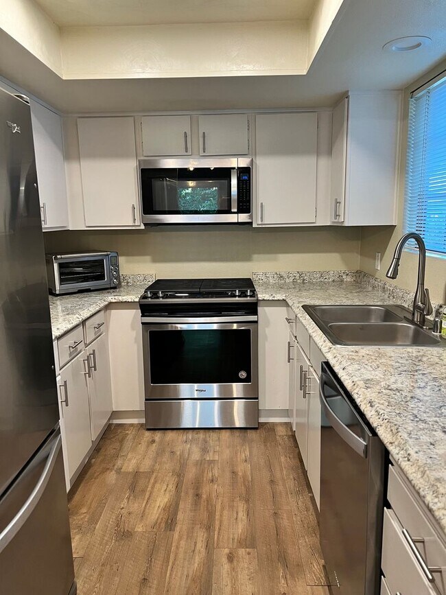 Foto del edificio - Woodbridge Condos! Near Meadow Park - Near...