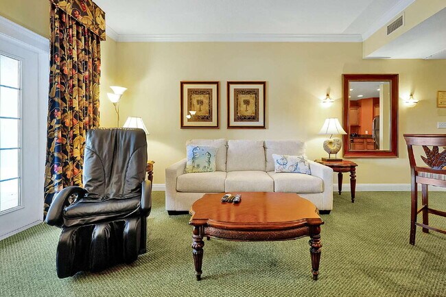 Building Photo - "Beautifully Furnished 3-Bedroom Condo in Desirable Heritage Crossing"