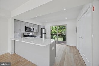 Building Photo - 510 Bradley Ct