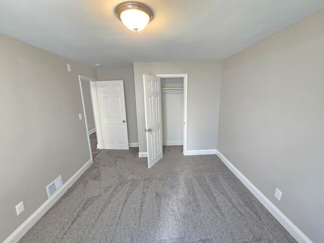 Foto del edificio - 3908 Erdman Ave