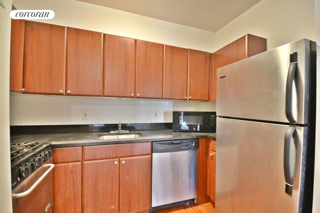 Building Photo - 520 W 123rd St