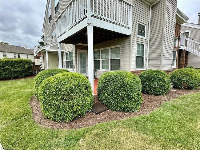 Foto del edificio - 4044 Laurel Green Cir