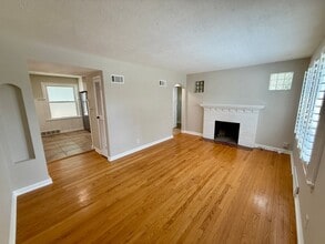 Building Photo - 541 W Rose Hill Ave