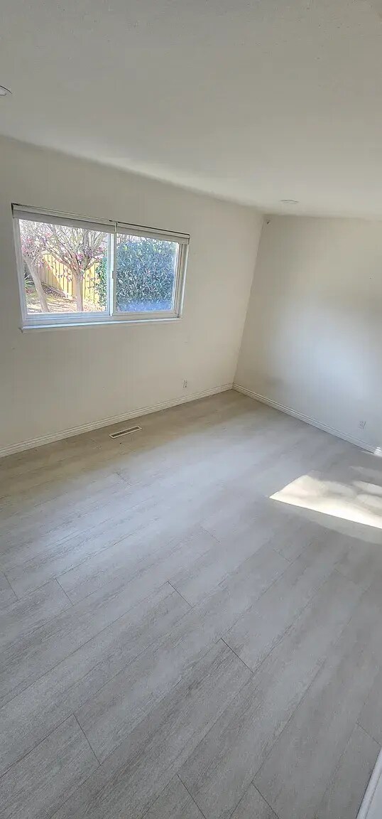 Foto del edificio - 806 Cashew Way