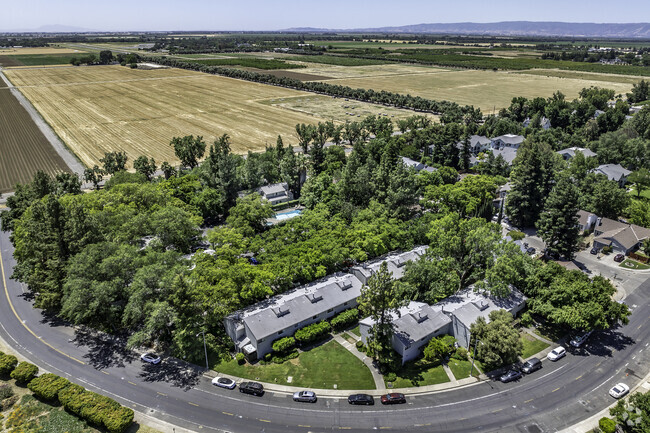 Aerial Context - Le Tournesol