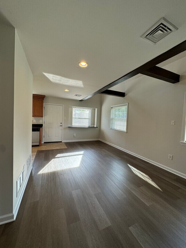 Building Photo - 282 W Boot Rd