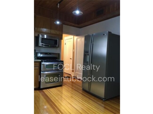 Foto del edificio - Large 3 bed 2 bath, Walking Distance to Tech