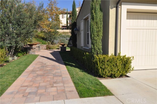 Building Photo - 16551 Vellano Club Dr