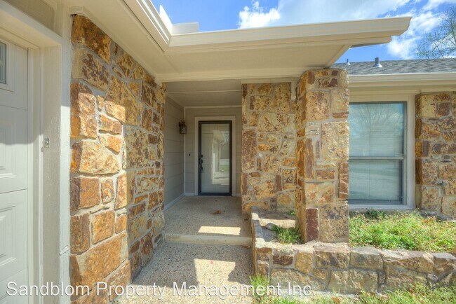 Building Photo - 3 br, 2 bath House - 6955 E 78th Street